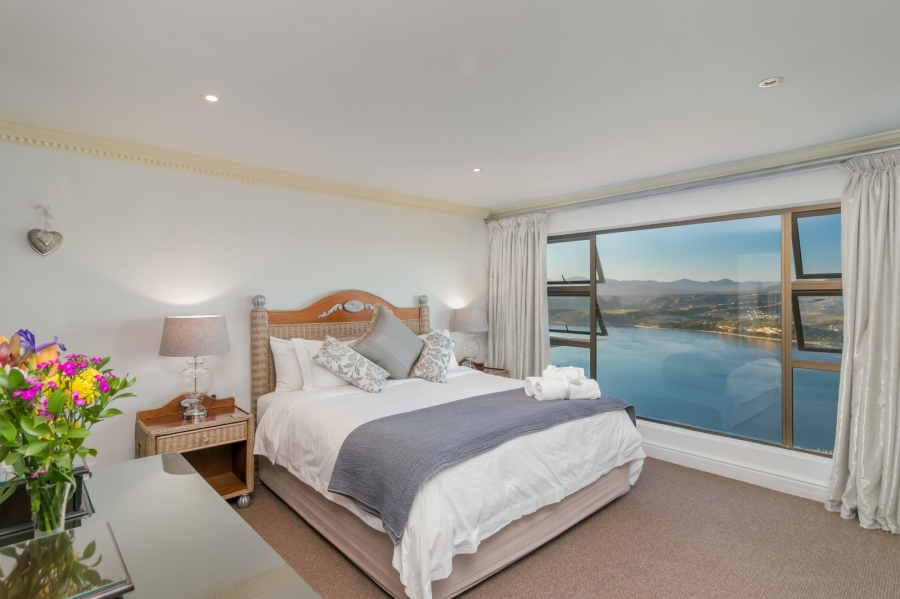 Commercial Property for Sale in Uitzicht Western Cape